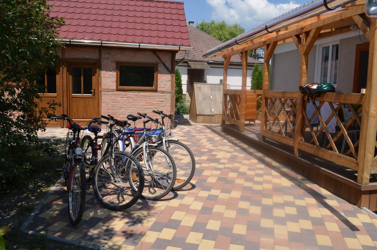 Oeroemvoelgy Vendeghaz Hotel Bozsva Екстериор снимка