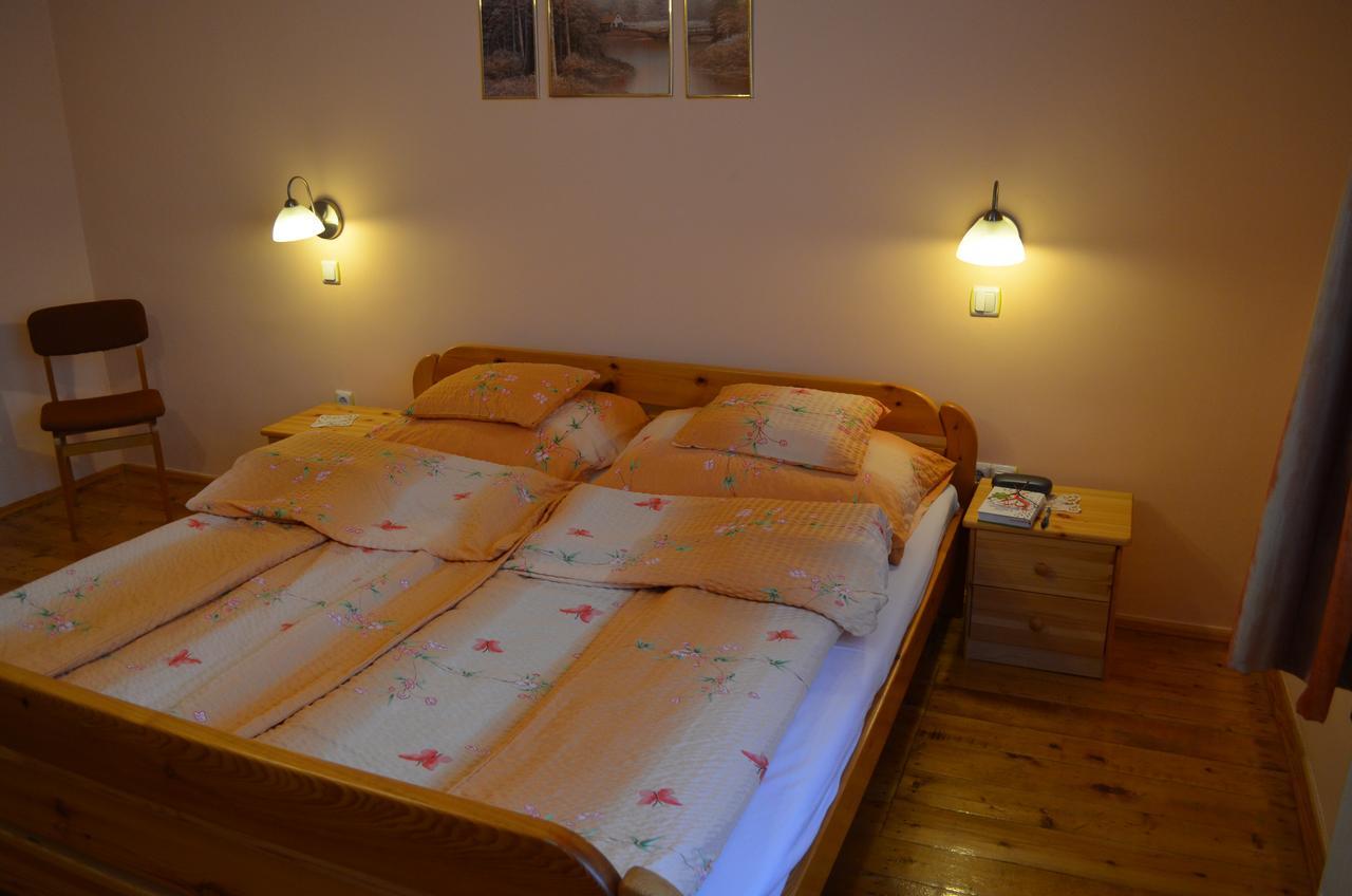 Oeroemvoelgy Vendeghaz Hotel Bozsva Екстериор снимка
