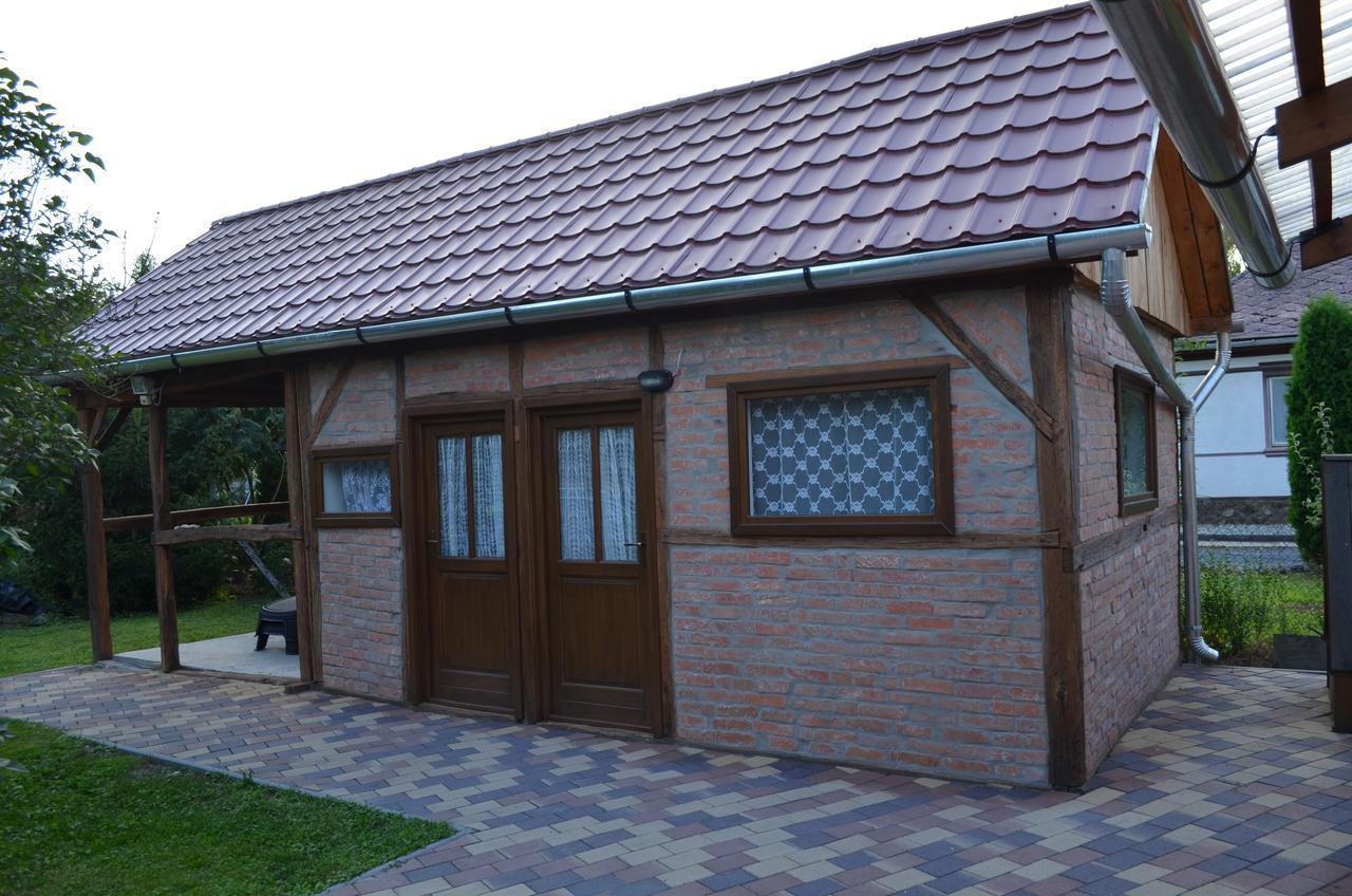 Oeroemvoelgy Vendeghaz Hotel Bozsva Екстериор снимка