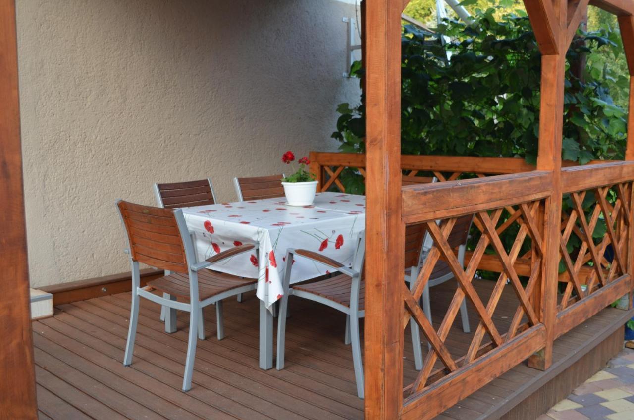 Oeroemvoelgy Vendeghaz Hotel Bozsva Екстериор снимка